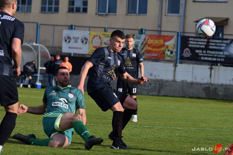 Mecz JKS Czarni 1910 Jasło - Partyzant Targowiska 0:0