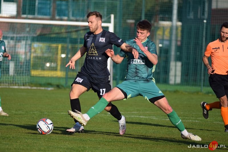 Mecz JKS Czarni 1910 Jasło - Partyzant Targowiska 0:0