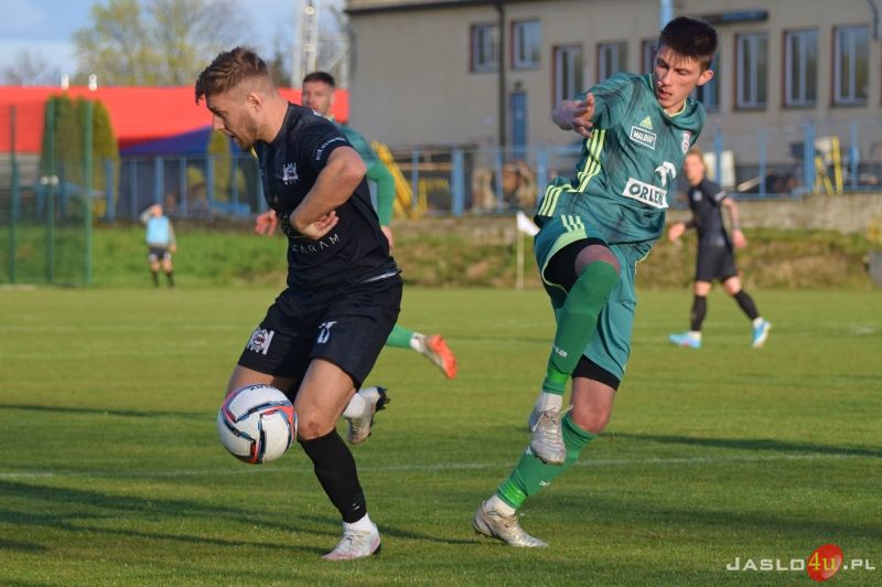 Mecz JKS Czarni 1910 Jasło - Partyzant Targowiska 0:0