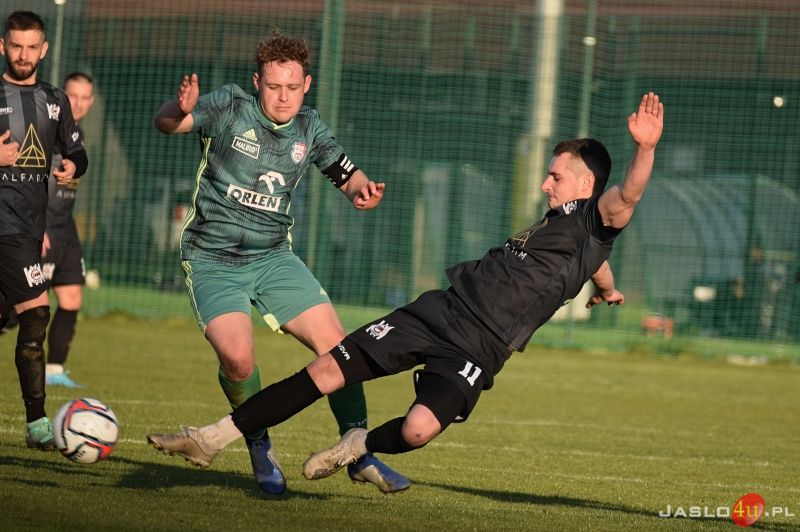 Mecz JKS Czarni 1910 Jasło - Partyzant Targowiska 0:0