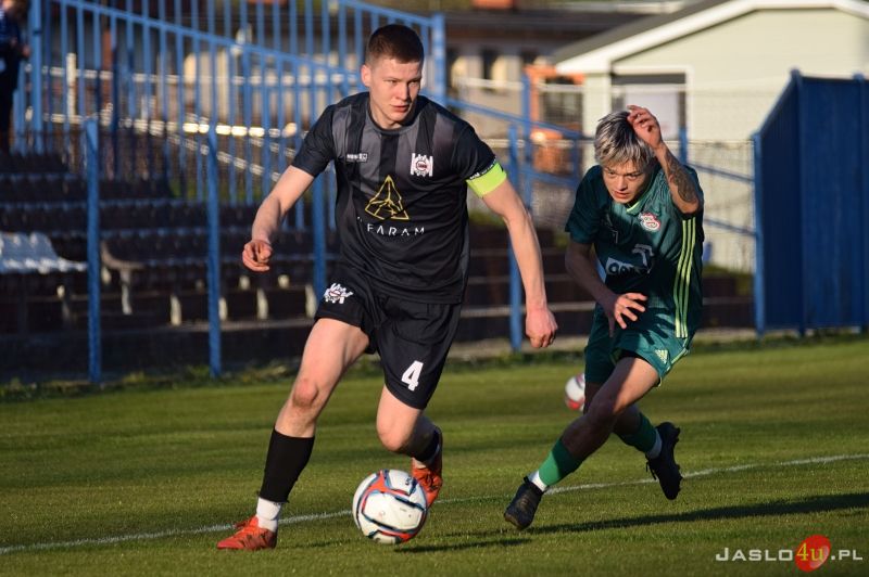Mecz JKS Czarni 1910 Jasło - Partyzant Targowiska 0:0