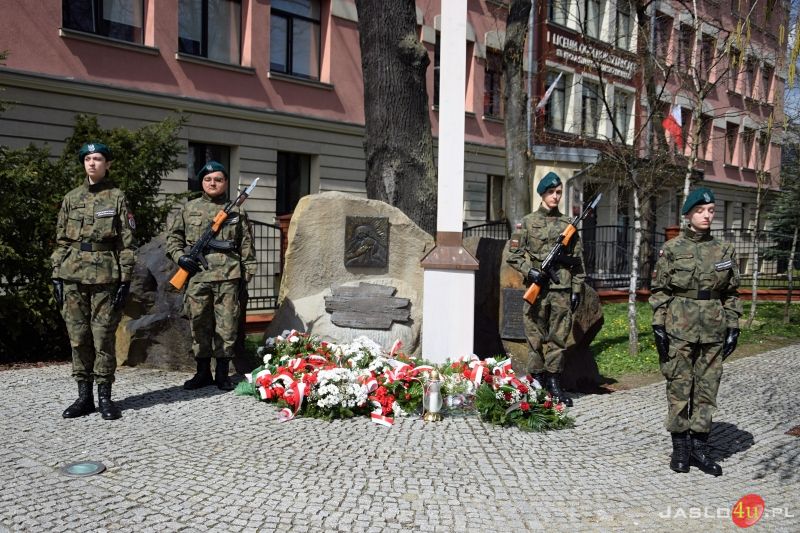 Obchody 83. rocznicy zbrodni katyńskiej i 13. rocznicy katastrofy smoleńskiej w Jaśle