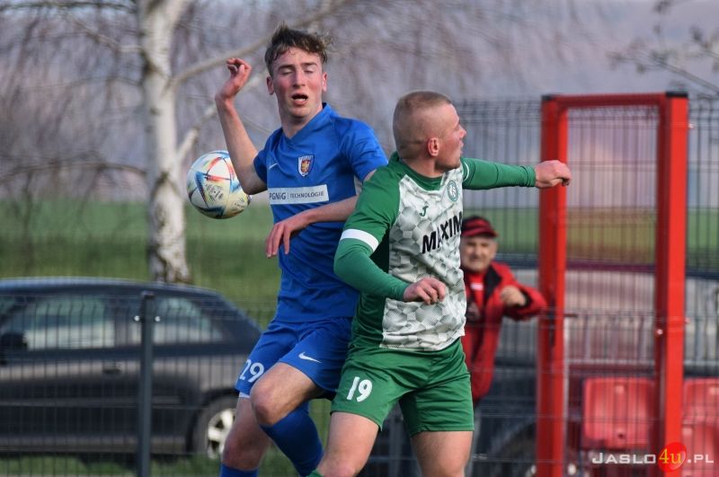 Półfinał Okręgowego Pucharu Polski LKS Czeluśnica - KS Karpaty Krosno 0:3