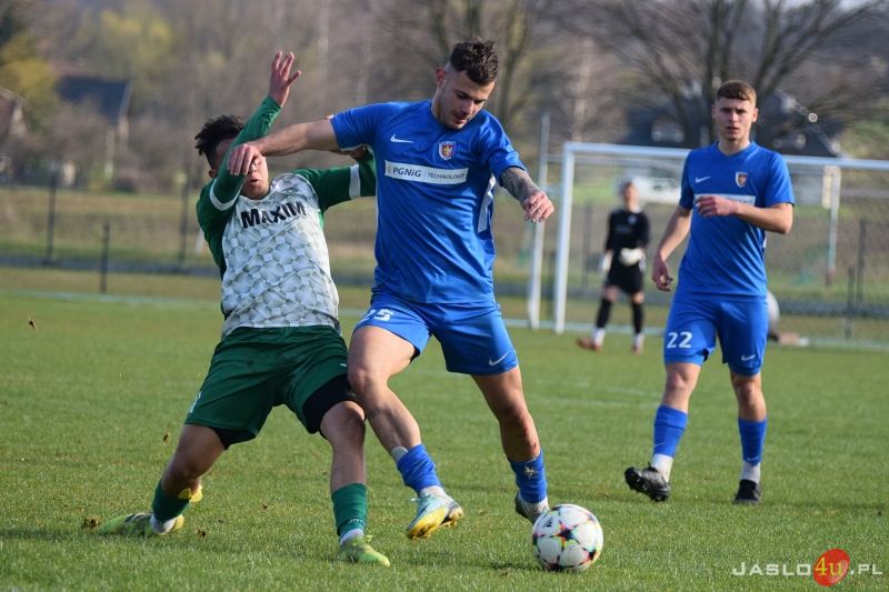 Półfinał Okręgowego Pucharu Polski LKS Czeluśnica - KS Karpaty Krosno 0:3