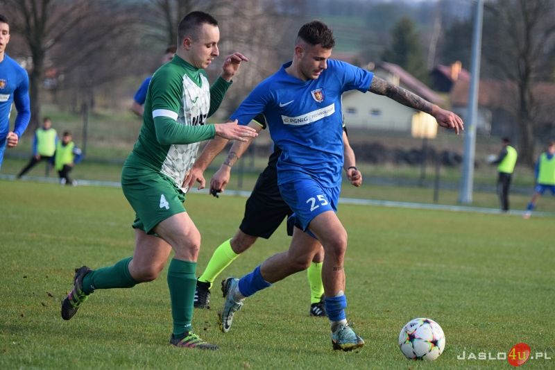 Półfinał Okręgowego Pucharu Polski LKS Czeluśnica - KS Karpaty Krosno 0:3