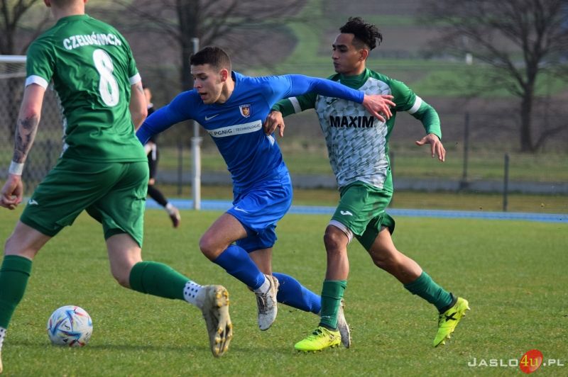 Półfinał Okręgowego Pucharu Polski LKS Czeluśnica - KS Karpaty Krosno 0:3