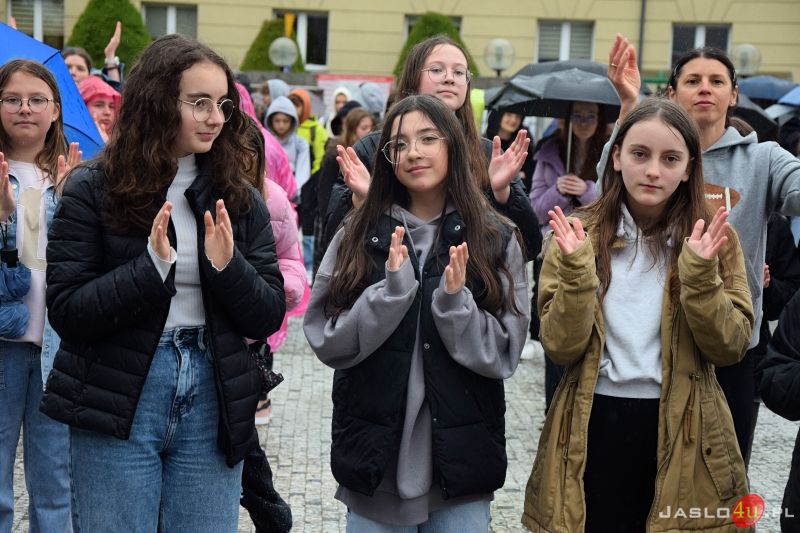 FISHMOB - Cała Polska tańczy dla św. Jana Pawła II w Jaśle 2023