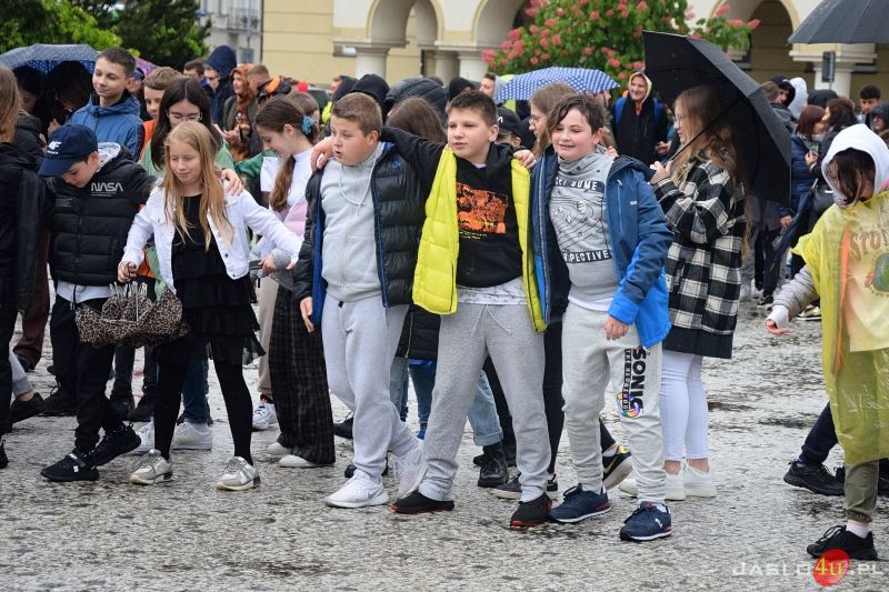 FISHMOB - Cała Polska tańczy dla św. Jana Pawła II w Jaśle 2023