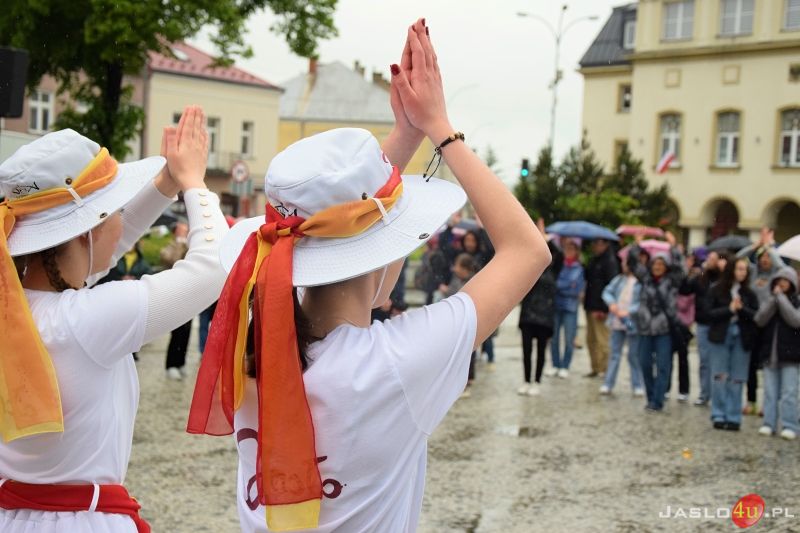 FISHMOB - Cała Polska tańczy dla św. Jana Pawła II w Jaśle 2023