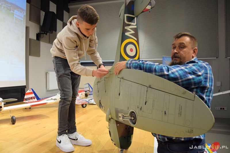 Lotnictwo. Pasja, czy zawód? - spotkanie z modelarstwem w Generatorze Nauki GEN