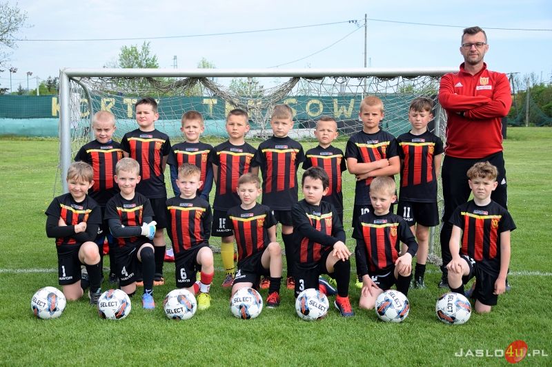 Majowy Turniej Piłki Nożnej roczników 2015 i 2016 na stadionie przy ul. Sportowej