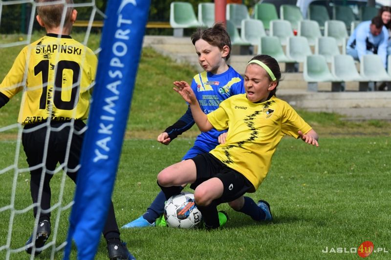 Majowy Turniej Piłki Nożnej roczników 2015 i 2016 na stadionie przy ul. Sportowej