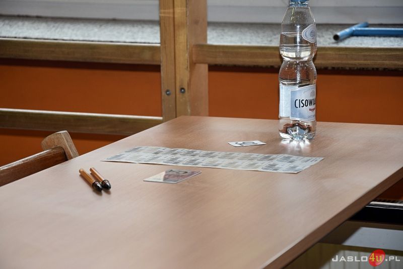 Maturzyści "Ekonomika". Wśród nich Roksana Węgiel