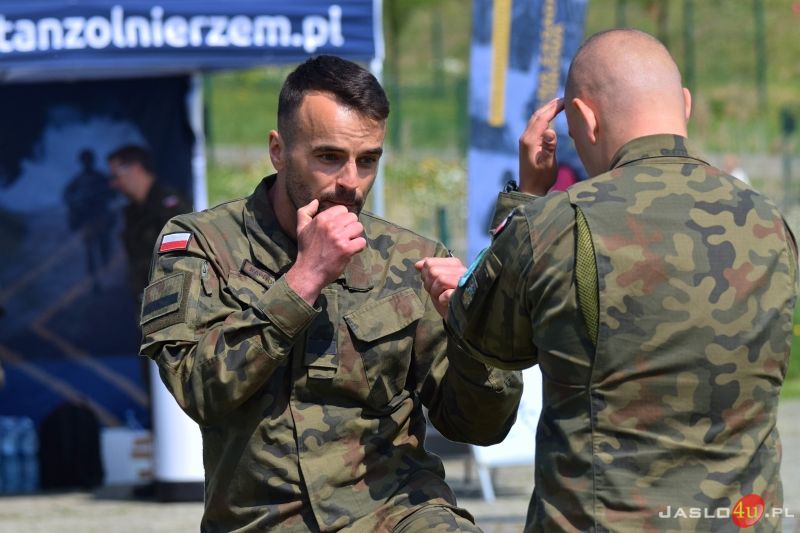 „Samoobrona kobiet – zaufaj wojsku” – treningi samoobrony w Jaśle