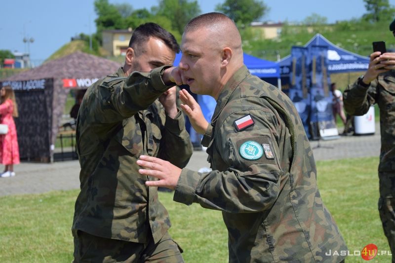 „Samoobrona kobiet – zaufaj wojsku” – treningi samoobrony w Jaśle