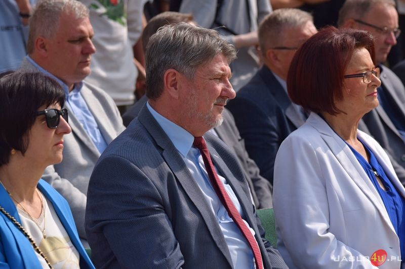 Uroczyste oddanie do użytku boiska wielofunkcyjnego przy jasielskim "Chemiku"