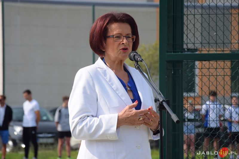 Uroczyste oddanie do użytku boiska wielofunkcyjnego przy jasielskim "Chemiku"
