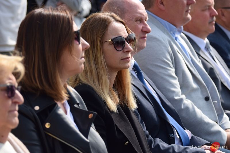Uroczyste oddanie do użytku boiska wielofunkcyjnego przy jasielskim "Chemiku"