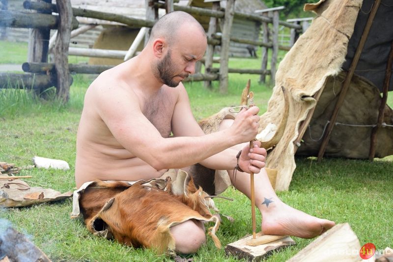 "Cywilizacja epoki kamienia" - impreza plenerowa w Karpackiej Troi
