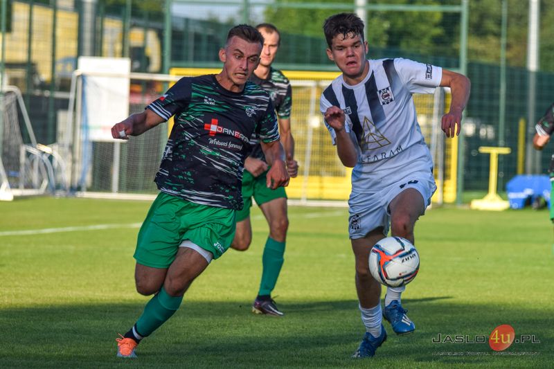 Mecz JKS Czarni 1910 Jasło - GKS Górnik Grabownica 1:0