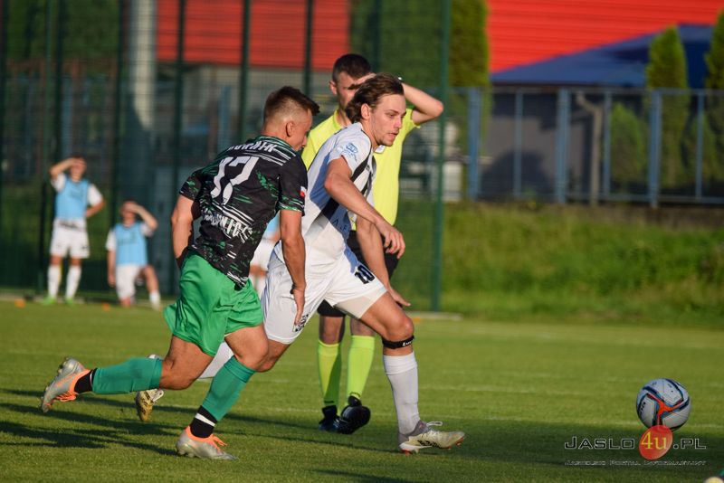 Mecz JKS Czarni 1910 Jasło - GKS Górnik Grabownica 1:0
