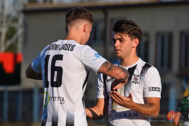 Mecz JKS Czarni 1910 Jasło - GKS Górnik Grabownica 1:0
