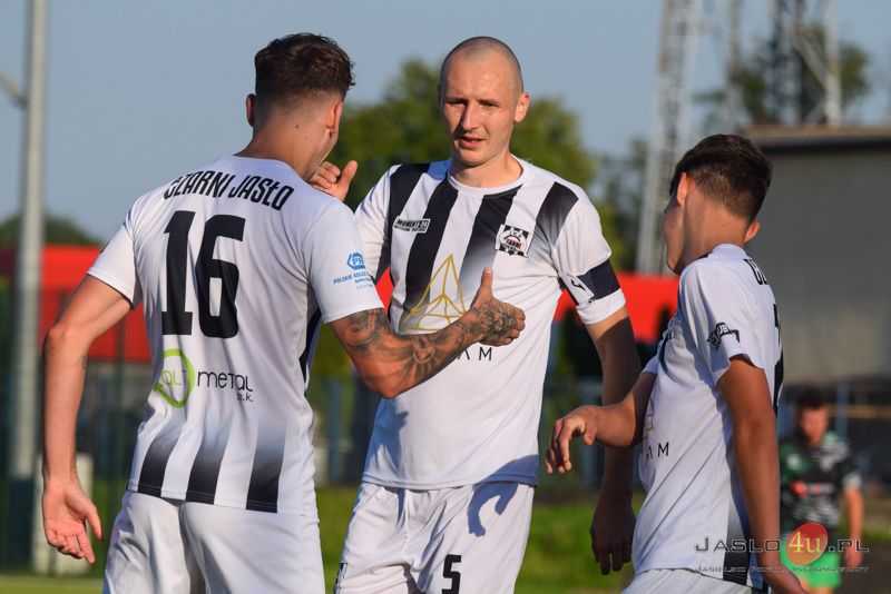 Mecz JKS Czarni 1910 Jasło - GKS Górnik Grabownica 1:0
