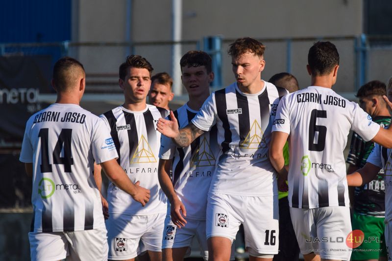 Mecz JKS Czarni 1910 Jasło - GKS Górnik Grabownica 1:0