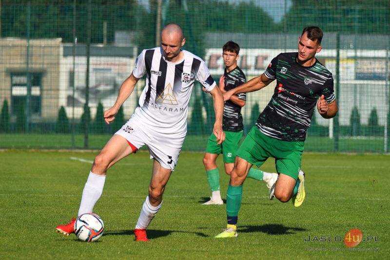 Mecz JKS Czarni 1910 Jasło - GKS Górnik Grabownica 1:0
