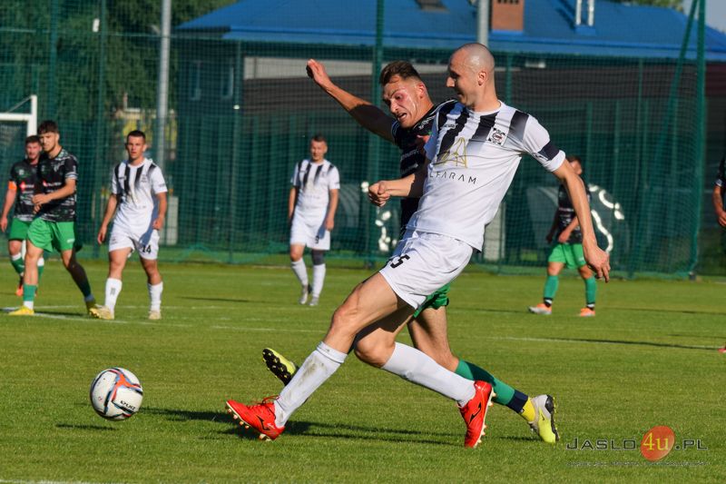 Mecz JKS Czarni 1910 Jasło - GKS Górnik Grabownica 1:0