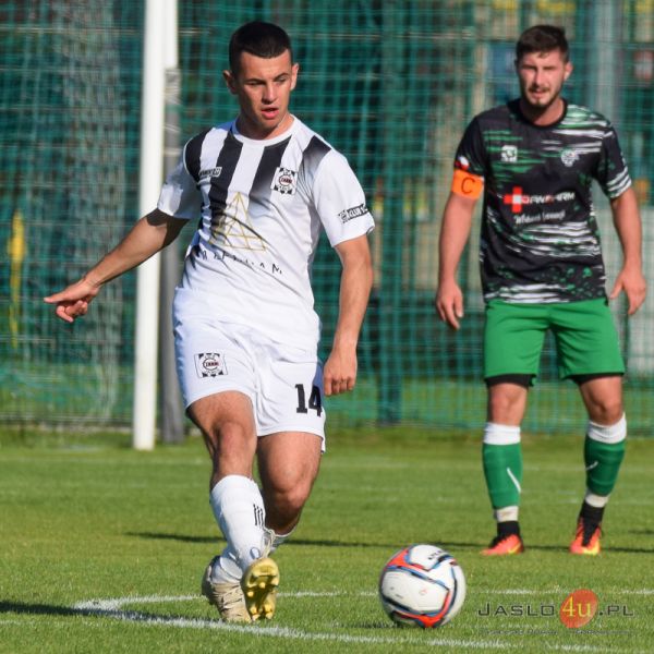Mecz JKS Czarni 1910 Jasło - GKS Górnik Grabownica 1:0