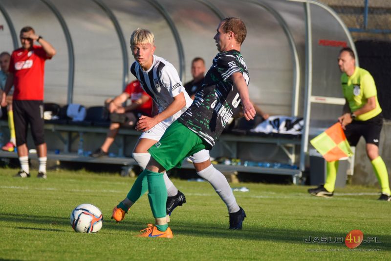 Mecz JKS Czarni 1910 Jasło - GKS Górnik Grabownica 1:0