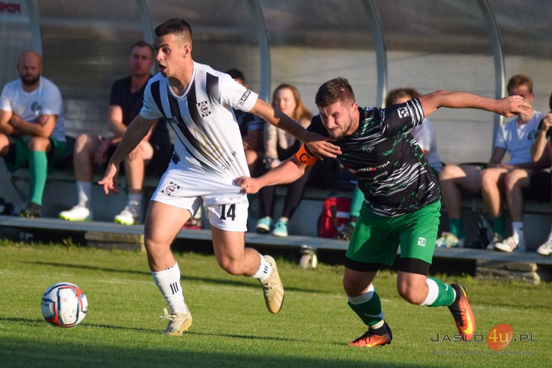 Mecz JKS Czarni 1910 Jasło - GKS Górnik Grabownica 1:0