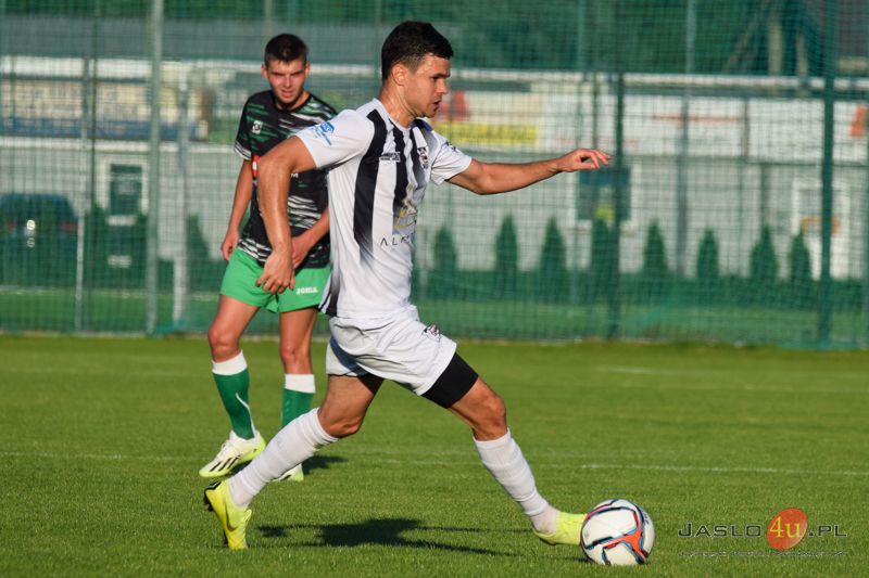 Mecz JKS Czarni 1910 Jasło - GKS Górnik Grabownica 1:0