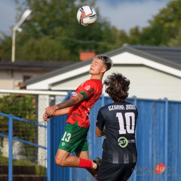 Mecz JKS Czarni 1910 Jasło - Partyzant Targowiska 3:2