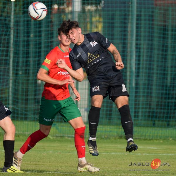 Mecz JKS Czarni 1910 Jasło - Partyzant Targowiska 3:2