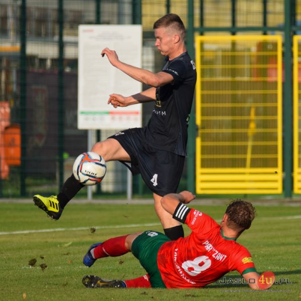 Mecz JKS Czarni 1910 Jasło - Partyzant Targowiska 3:2