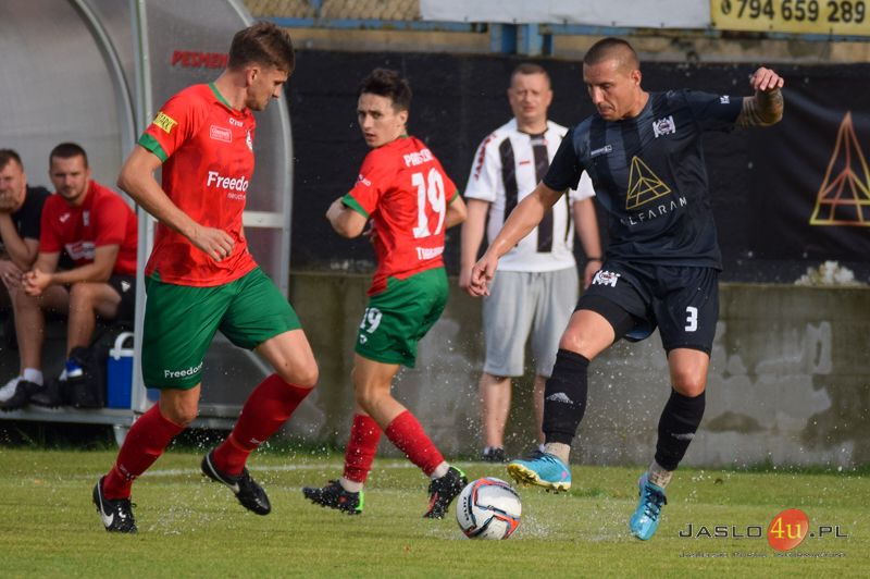 Mecz JKS Czarni 1910 Jasło - Partyzant Targowiska 3:2
