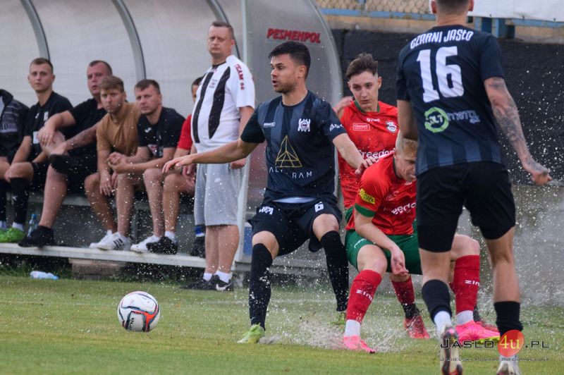 Mecz JKS Czarni 1910 Jasło - Partyzant Targowiska 3:2