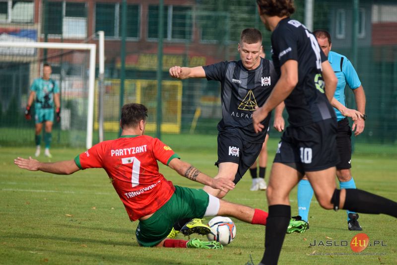 Mecz JKS Czarni 1910 Jasło - Partyzant Targowiska 3:2