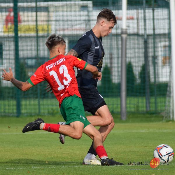 Mecz JKS Czarni 1910 Jasło - Partyzant Targowiska 3:2