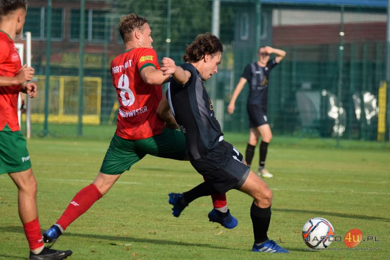 Mecz JKS Czarni 1910 Jasło - Partyzant Targowiska 3:2
