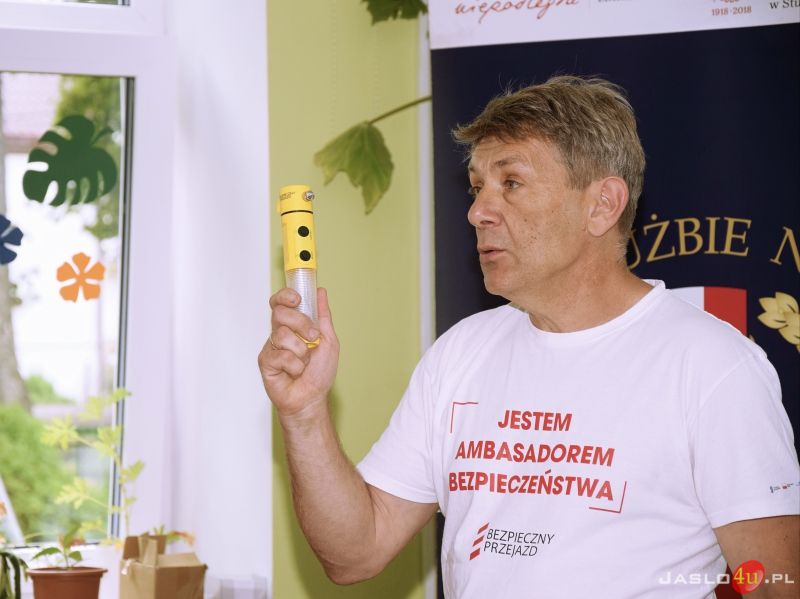 Spotkanie kolonistów z kolejarzem i strażnikami ochrony kolei