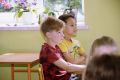 Spotkanie kolonistów z kolejarzem i strażnikami ochrony kolei