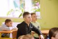 Spotkanie kolonistów z kolejarzem i strażnikami ochrony kolei