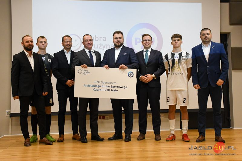 Zawarcie umowy sponsorskiej pomiędzy klubem JKS Czarni 1910 Jasło a PZU S.A.
