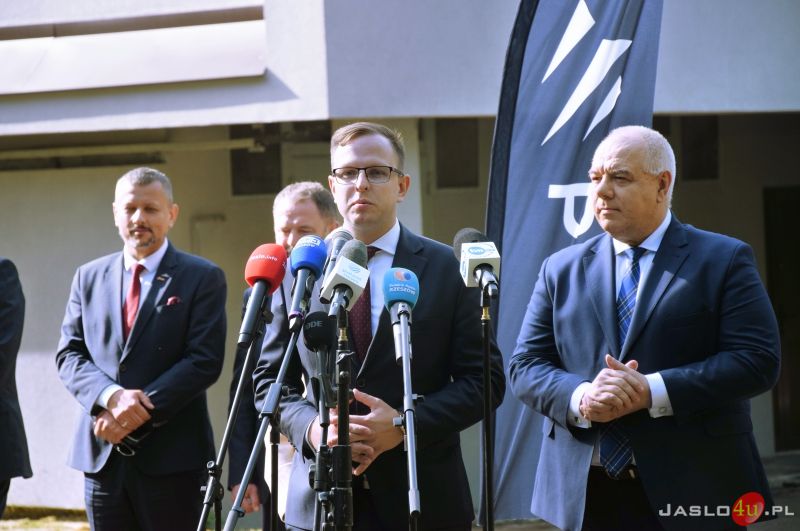 Minister Jacek Sasin odwiedził Zakład Produkcji Specjalnej w Gamracie