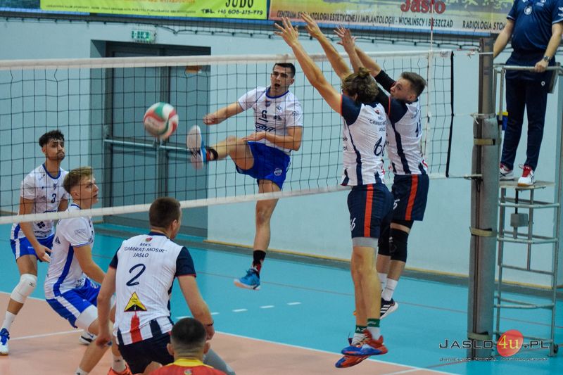 MKS "GAMRAT-MOSiR" Jasło - KS Karpaty Krosno (1:3)