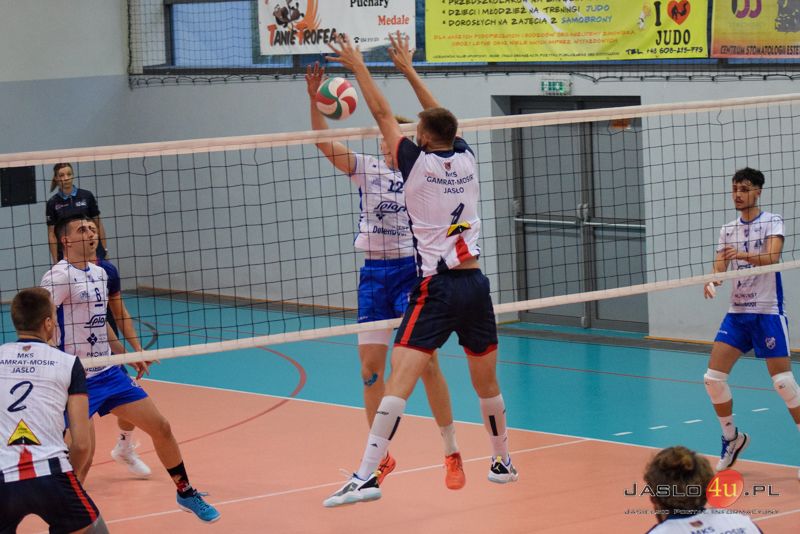 MKS "GAMRAT-MOSiR" Jasło - KS Karpaty Krosno (1:3)