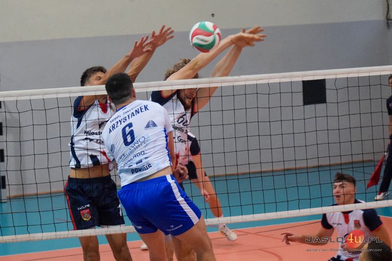 MKS "GAMRAT-MOSiR" Jasło - KS Karpaty Krosno (1:3)